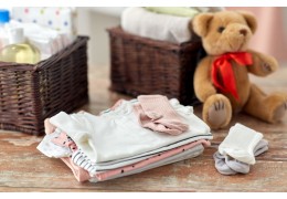 Pourquoi laver les vêtements neufs de bébé avant sa naissance ?