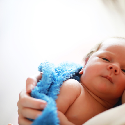 Le rôle crucial du colostrum dans l'allaitement et la santé de bébé